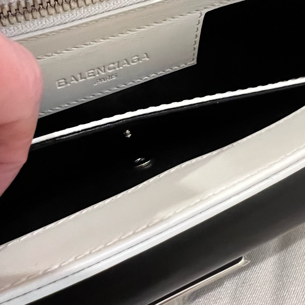 NEW Balenciaga Chain Strap Leather Bag - Picture 11 of 15